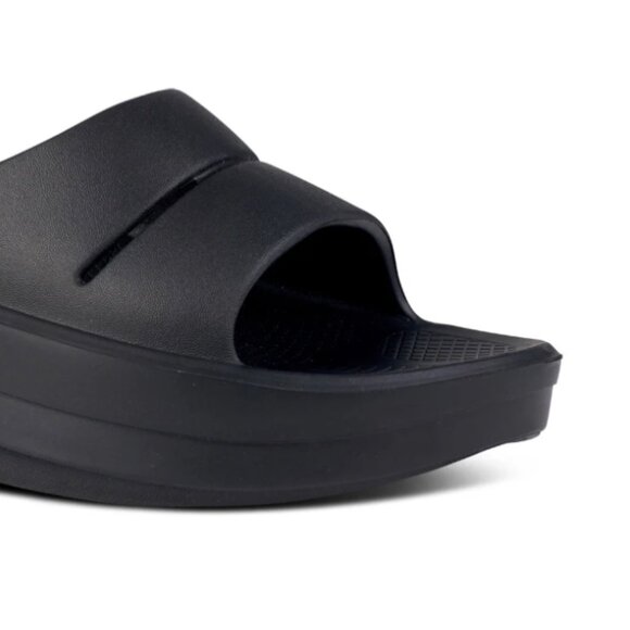 OOFOS OOMEGA OOAHH Sandal - Black, 7 - Picture 1 of 4